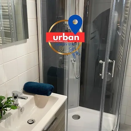 Hyper-centre - Escale Du Cloître - Netflix- En Rdc *